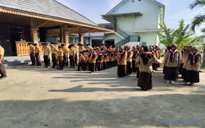 Tumbuhkan Jiwa Pancasila Peserata Didik, Madrasah Ibtidaiyah Tarbiyatut Thullab Melaksanakan Peringatan Hari Lahir Pancasila